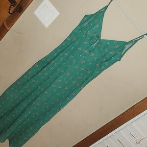 Resa ditsy green floral Midi Dress Size Small